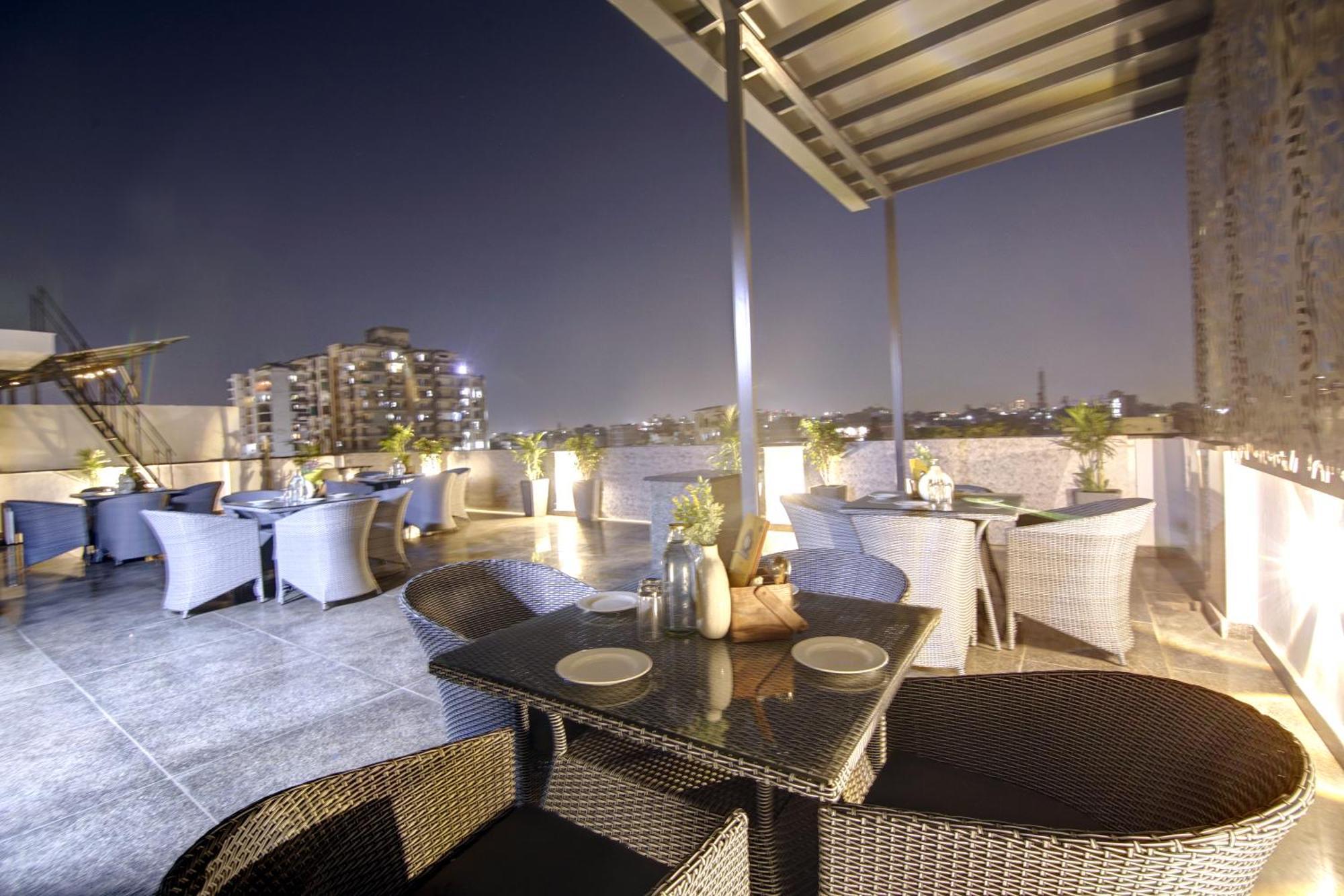 Saltstayz Premier - Near Golf Course Road & Sector 57 Гургаон Екстериор снимка