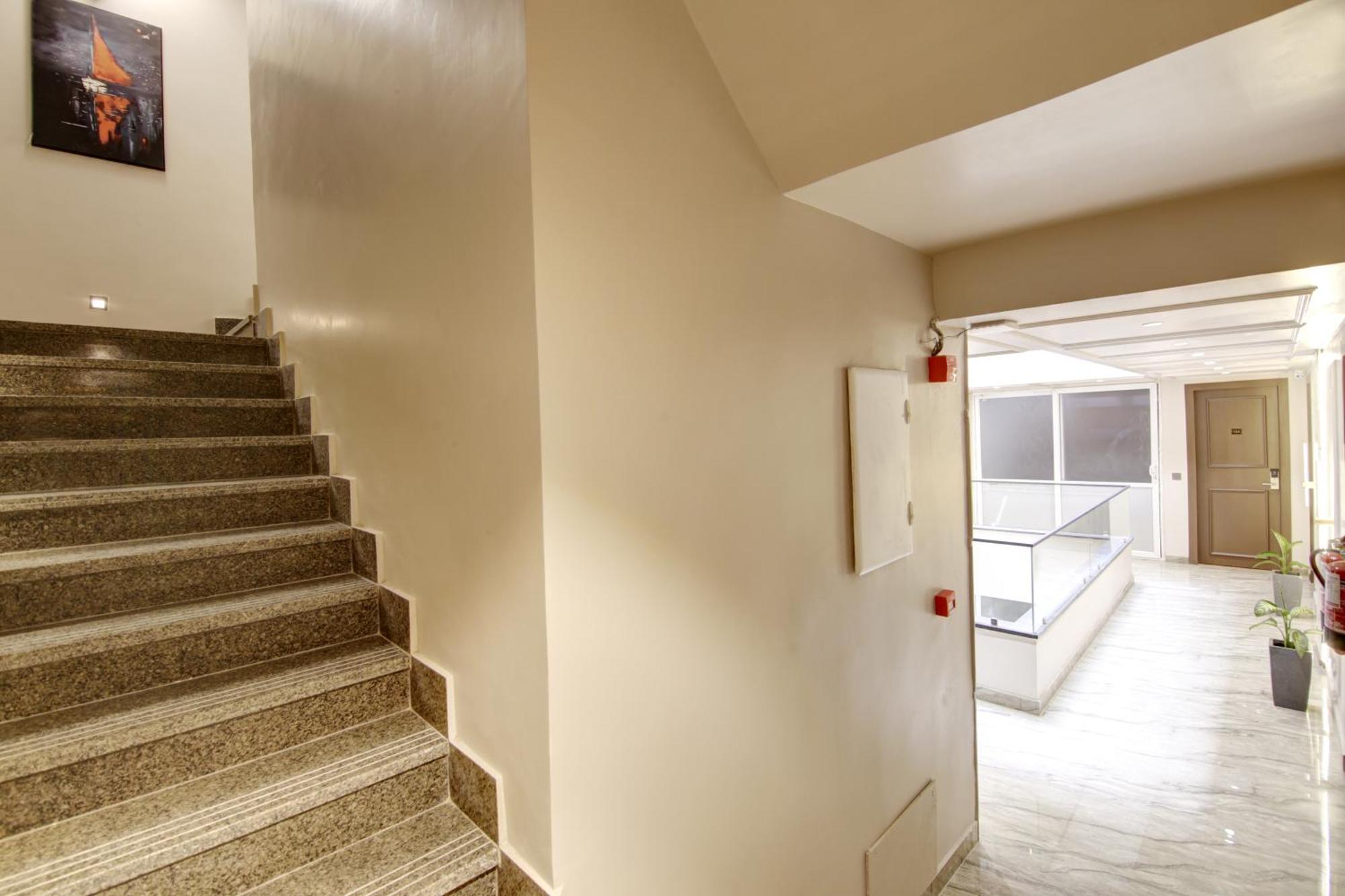 Saltstayz Premier - Near Golf Course Road & Sector 57 Гургаон Екстериор снимка