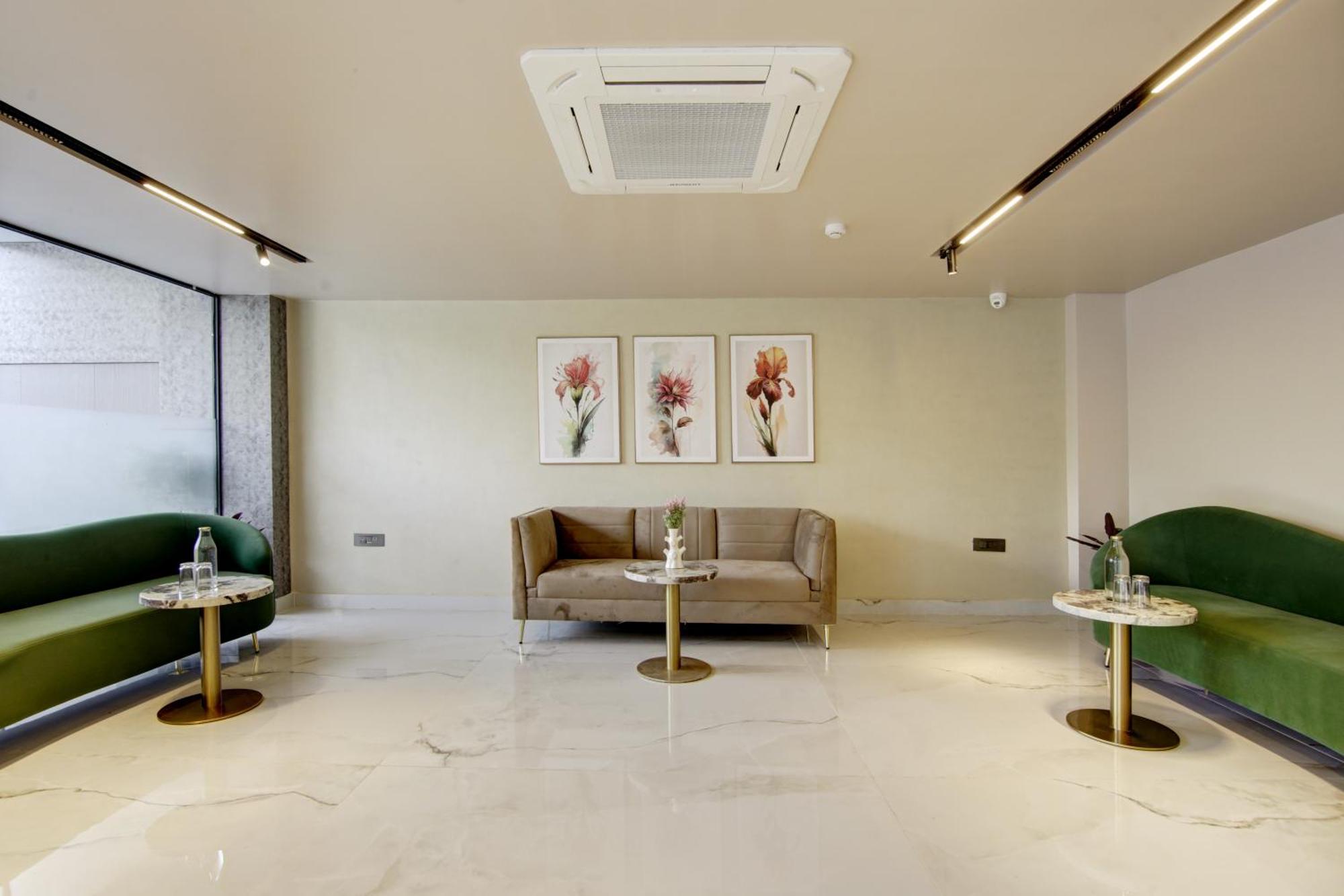 Saltstayz Premier - Near Golf Course Road & Sector 57 Гургаон Екстериор снимка
