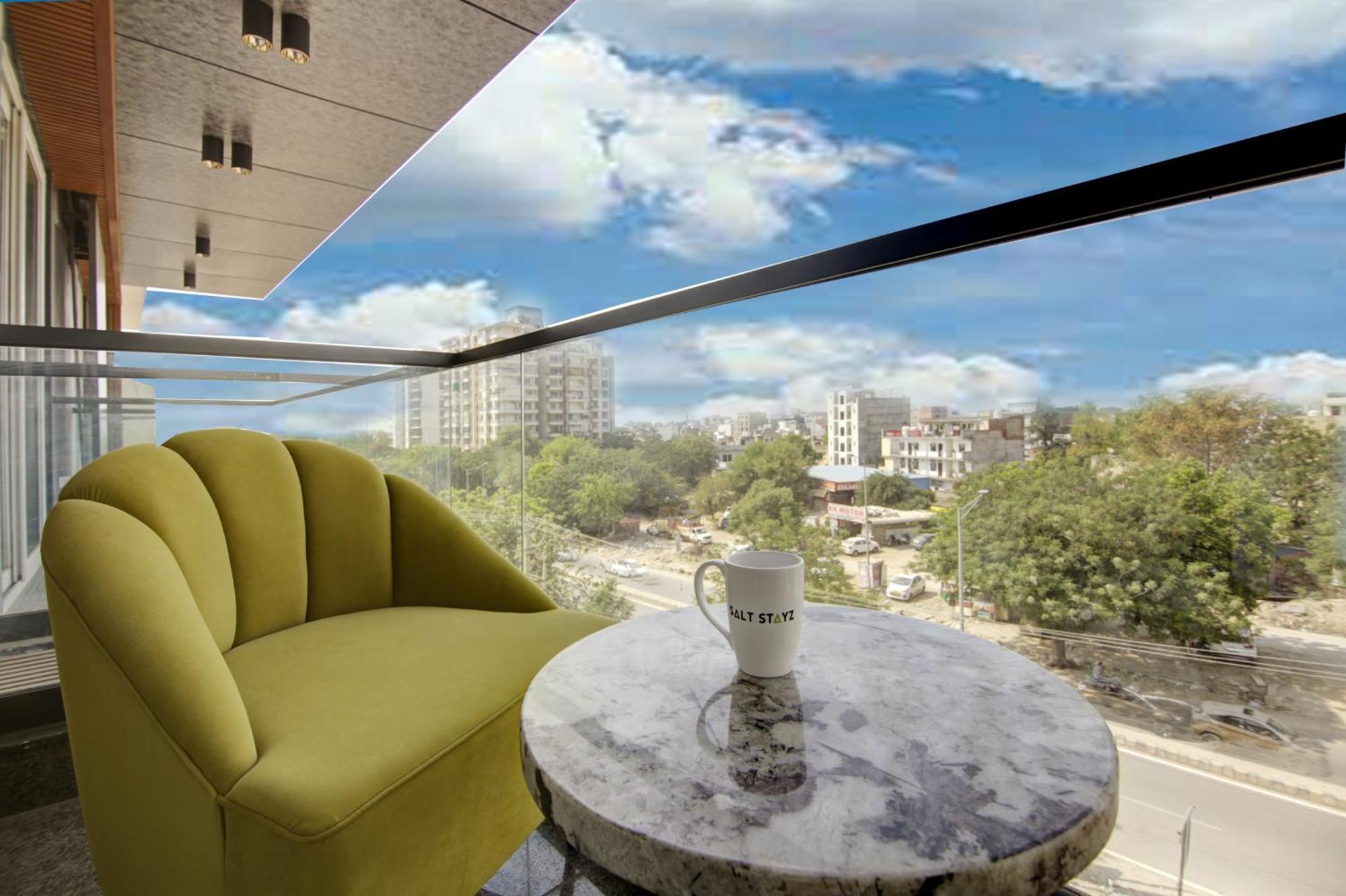 Saltstayz Premier - Near Golf Course Road & Sector 57 Гургаон Екстериор снимка